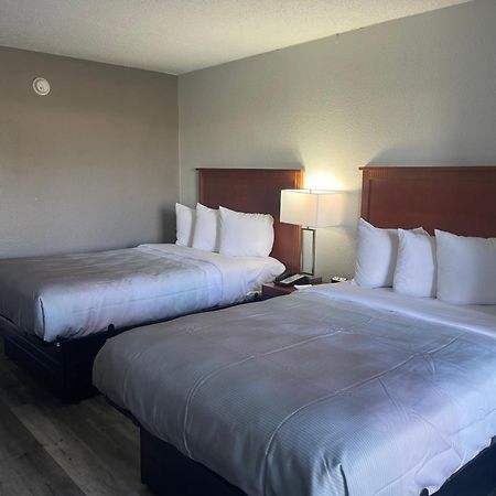 Quality Inn Fayetteville Near Fort Bragg Eksteriør bilde