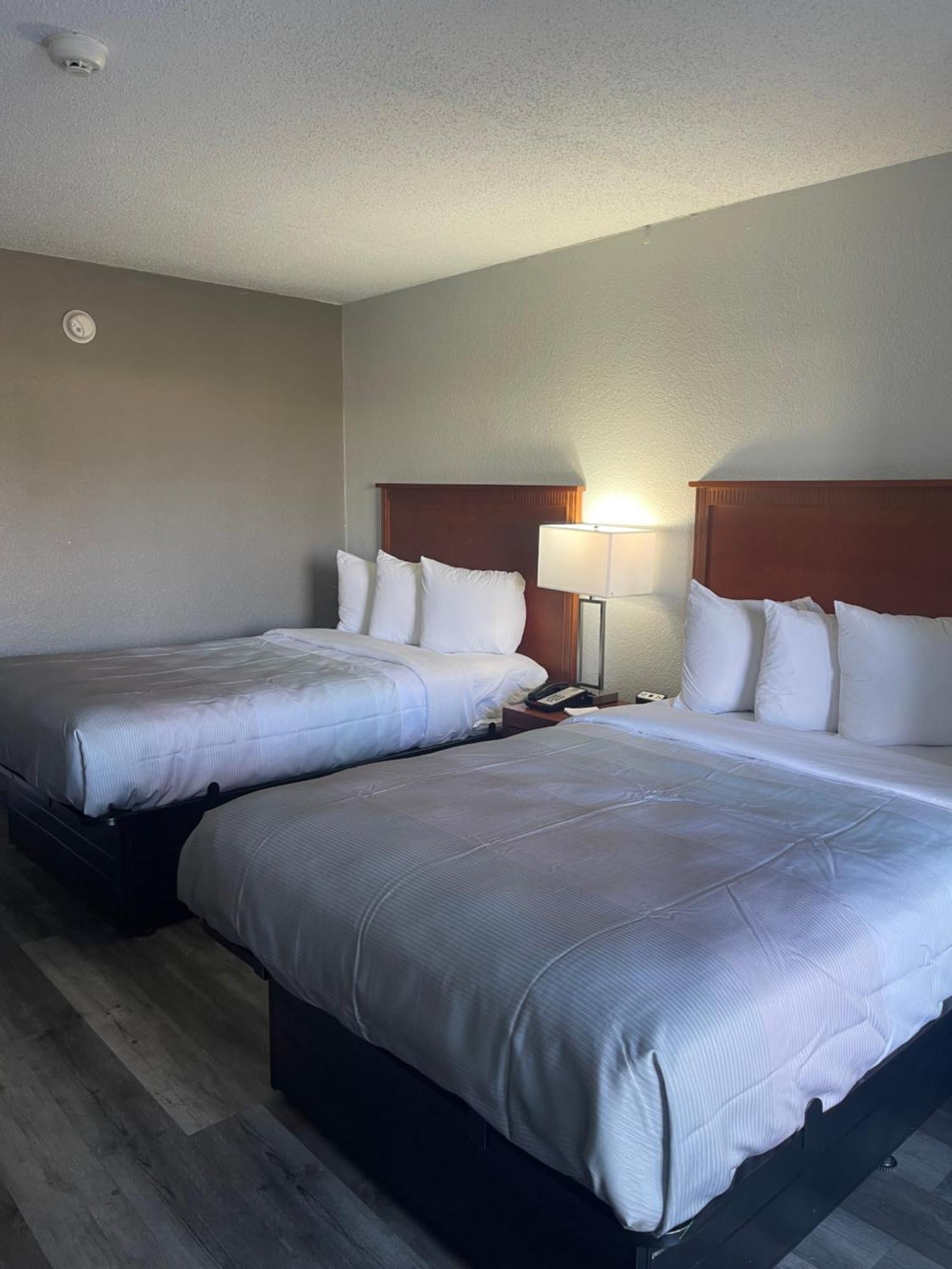 Quality Inn Fayetteville Near Fort Bragg Eksteriør bilde