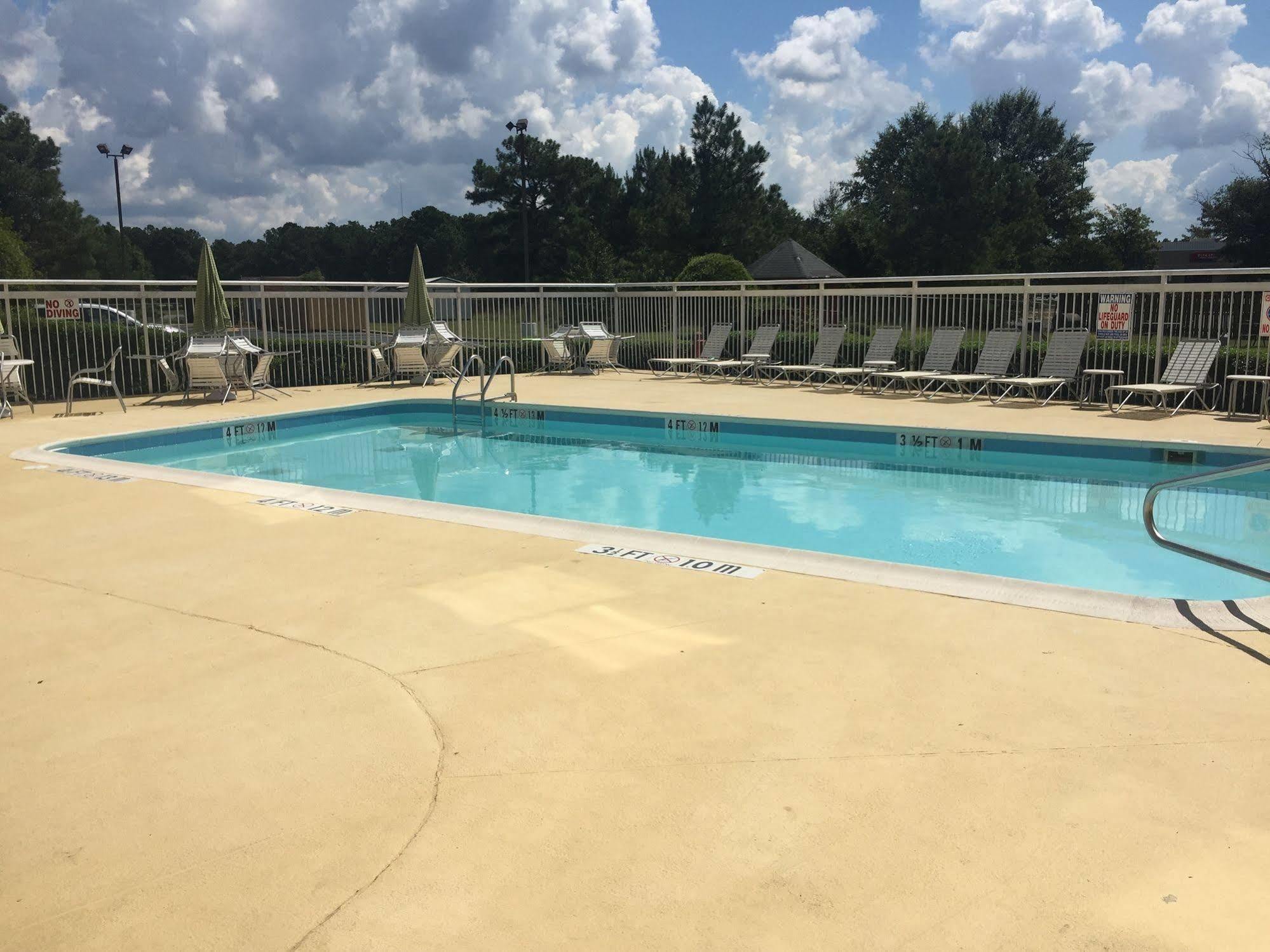 Quality Inn Fayetteville Near Fort Bragg Eksteriør bilde