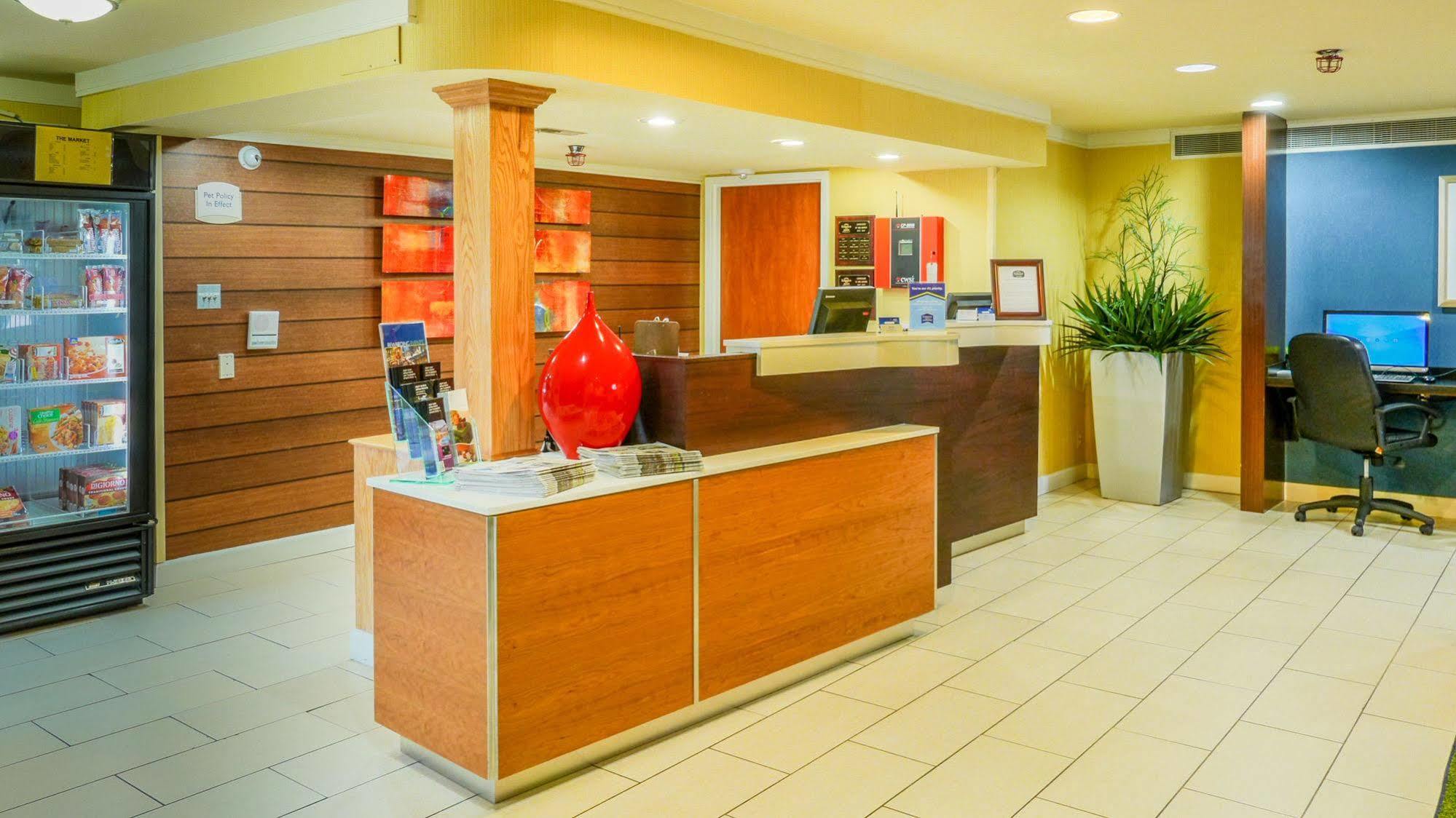 Quality Inn Fayetteville Near Fort Bragg Eksteriør bilde