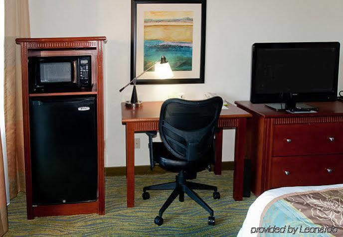 Quality Inn Fayetteville Near Fort Bragg Eksteriør bilde