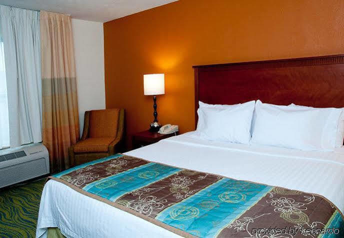 Quality Inn Fayetteville Near Fort Bragg Eksteriør bilde